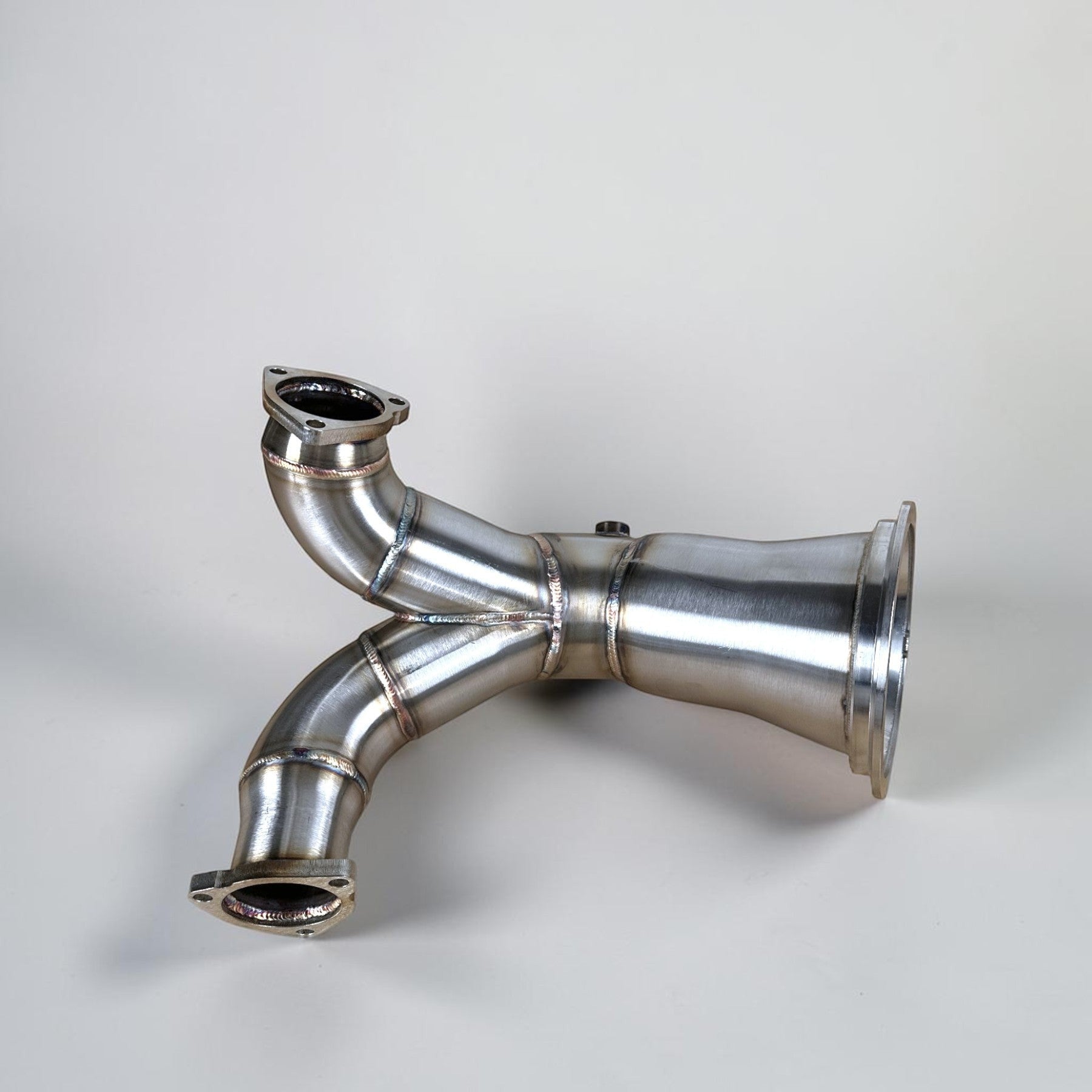 Palenon Performance stainless steel racing downpipe for Audi S4 and S5 B9 3.0T with TIG-welded flanges.