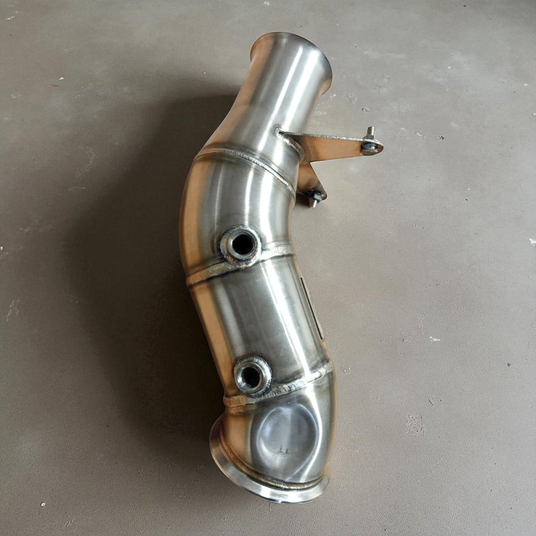 Palenon Performance N55 racing downpipe made of SS304 stainless steel with TIG-welded joints and O2 sensor bungs.