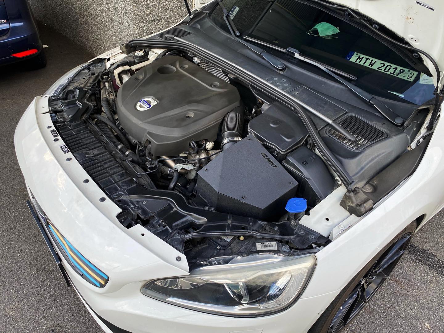 VOLVO S60/V60 Drive-E Cold Air Intake System installation