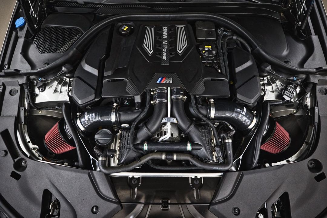 BMW M5 F90 Cold Air Intake System full installation on both side