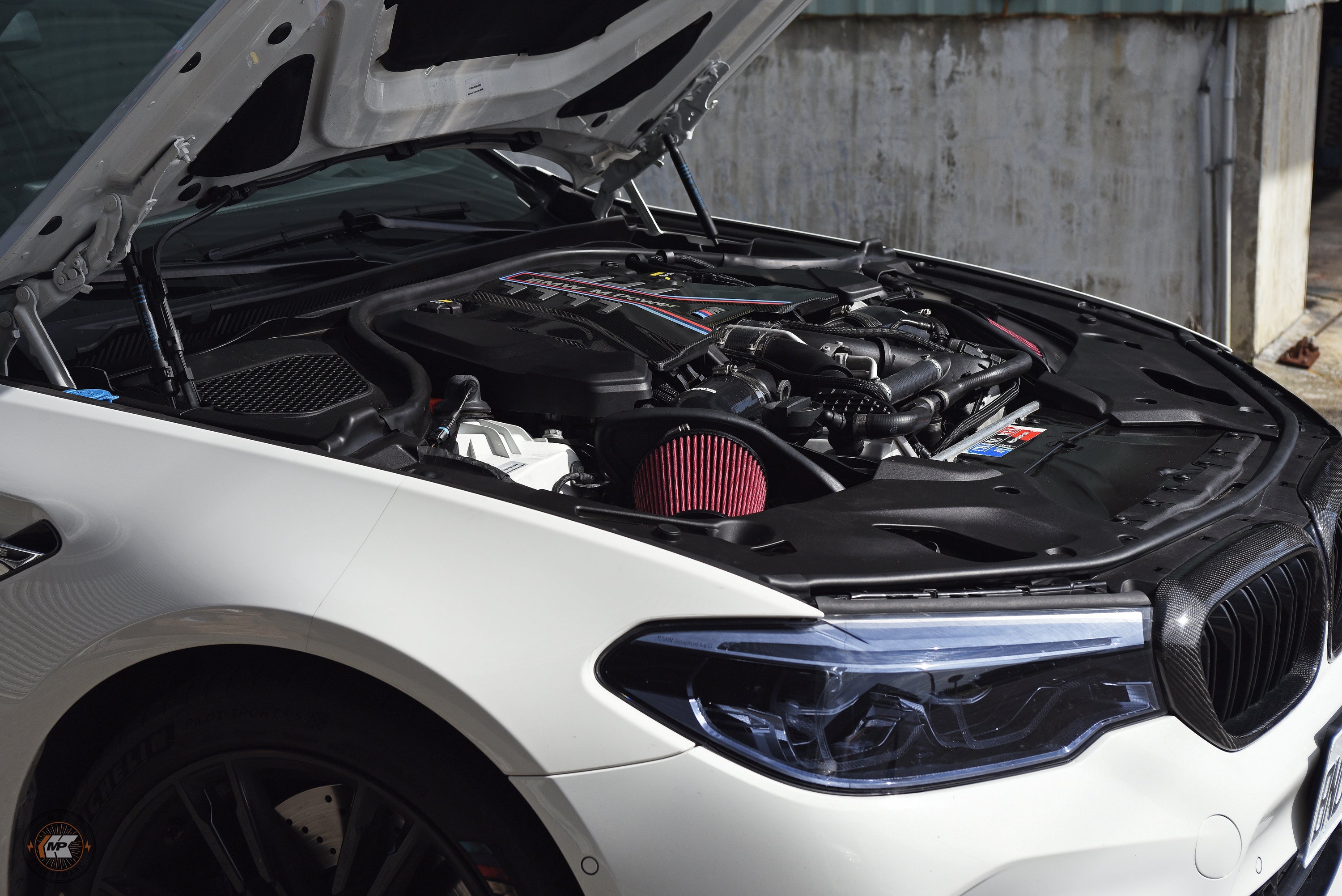 BMW M5 F90 Cold Air Intake System from right side