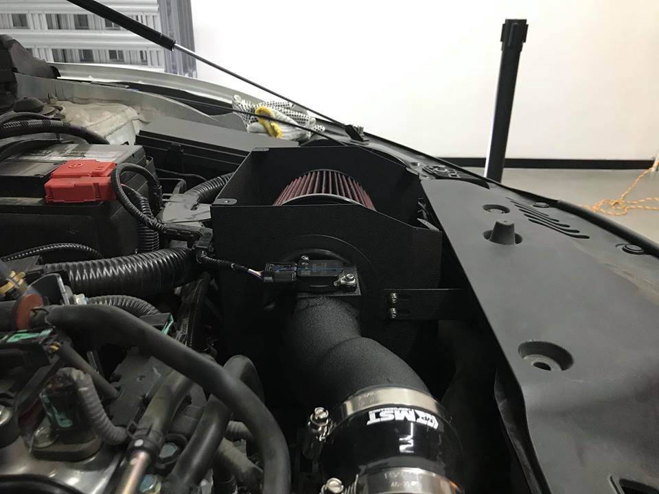 Honda Civic 1.5T Intake System installation in the car.